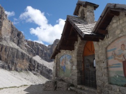 La Chiesetta del Rifugio Agostini